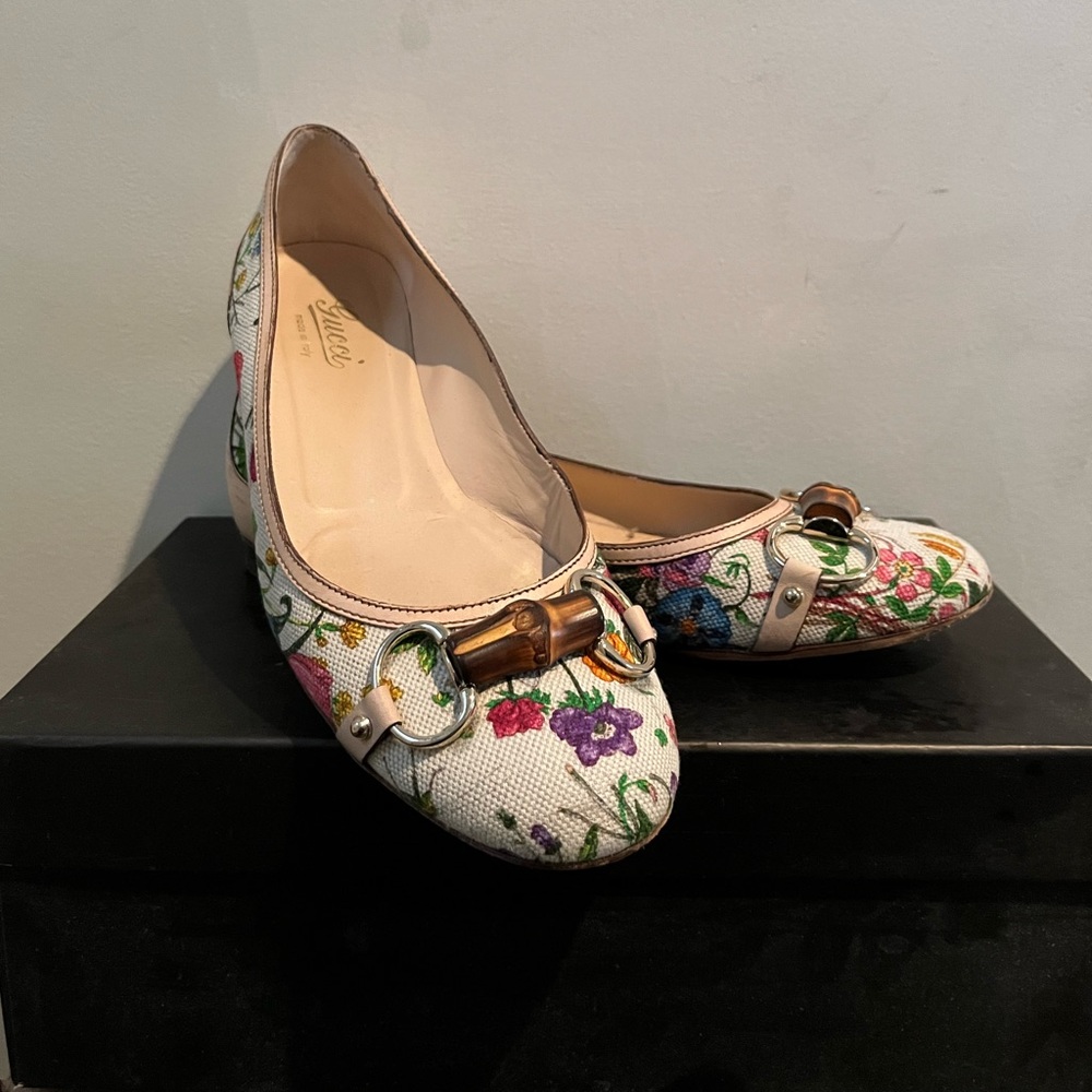 Gucci Floral Flats with Bamboo detail